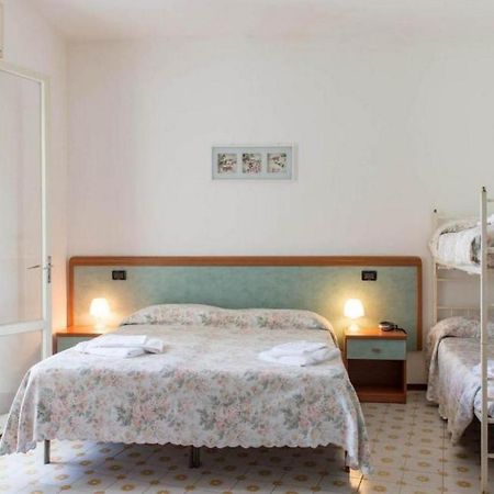 Hotel Levante Sul Mare Lido Di Savio Bagian luar foto