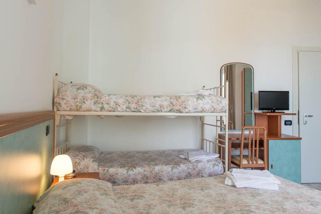 Hotel Levante Sul Mare Lido Di Savio Bagian luar foto