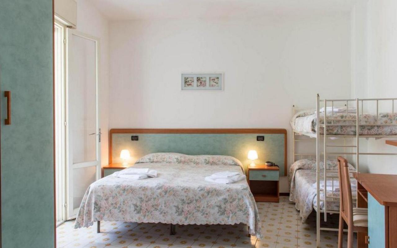 Hotel Levante Sul Mare Lido Di Savio Bagian luar foto