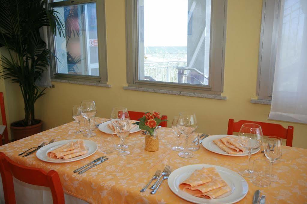 Hotel Levante Sul Mare Lido Di Savio Bagian luar foto