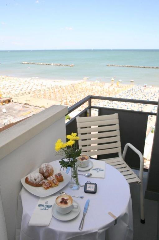 Hotel Levante Sul Mare Lido Di Savio Bagian luar foto